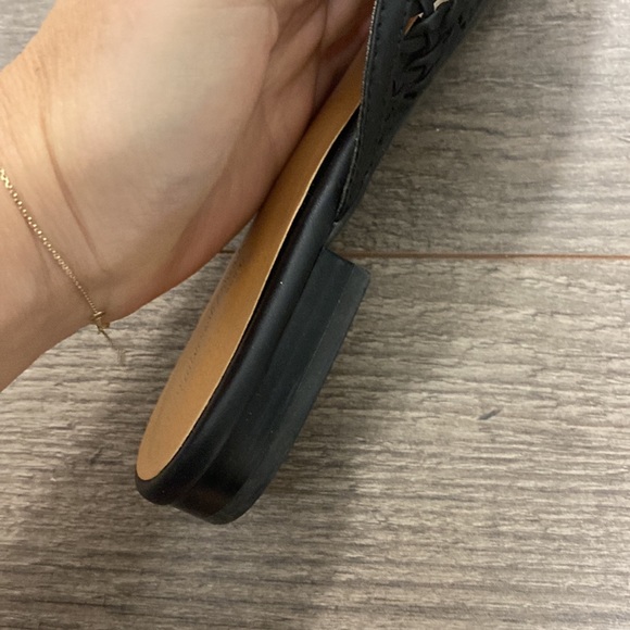 Black textured pointy toe shoe - Picture 4 of 7